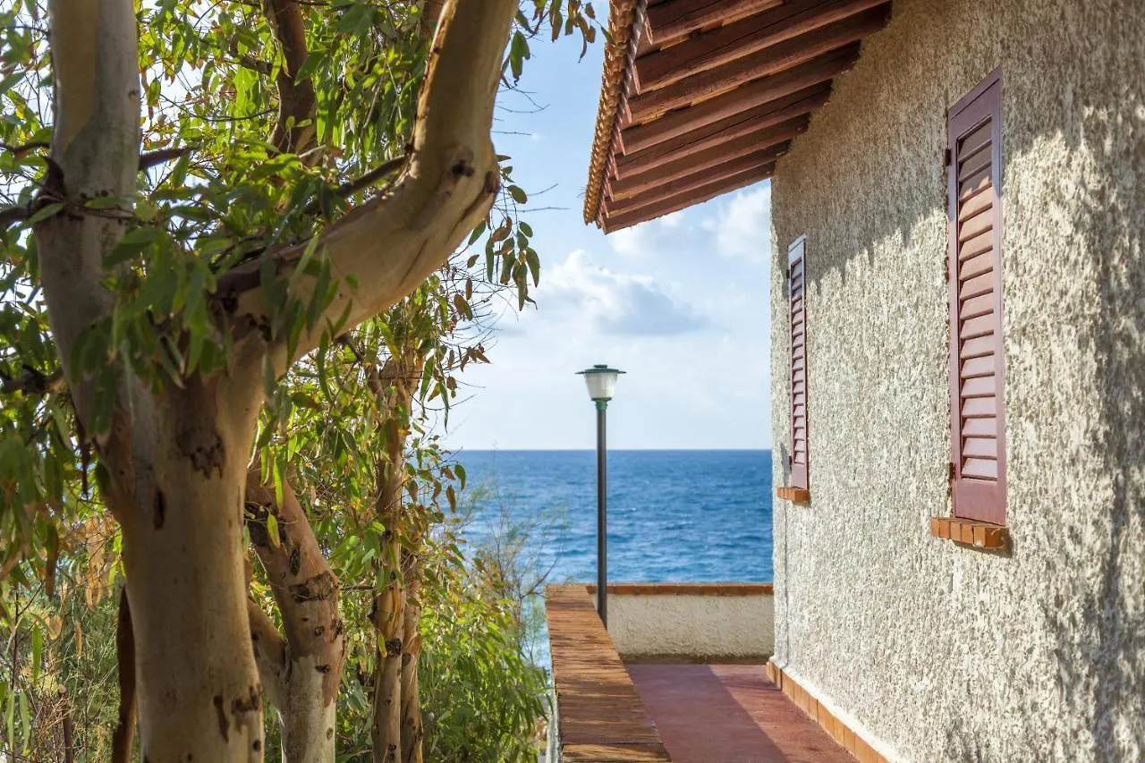 Th Gioiosa Mare - Capo Calava Village 焦约萨马雷阿 假日公园
