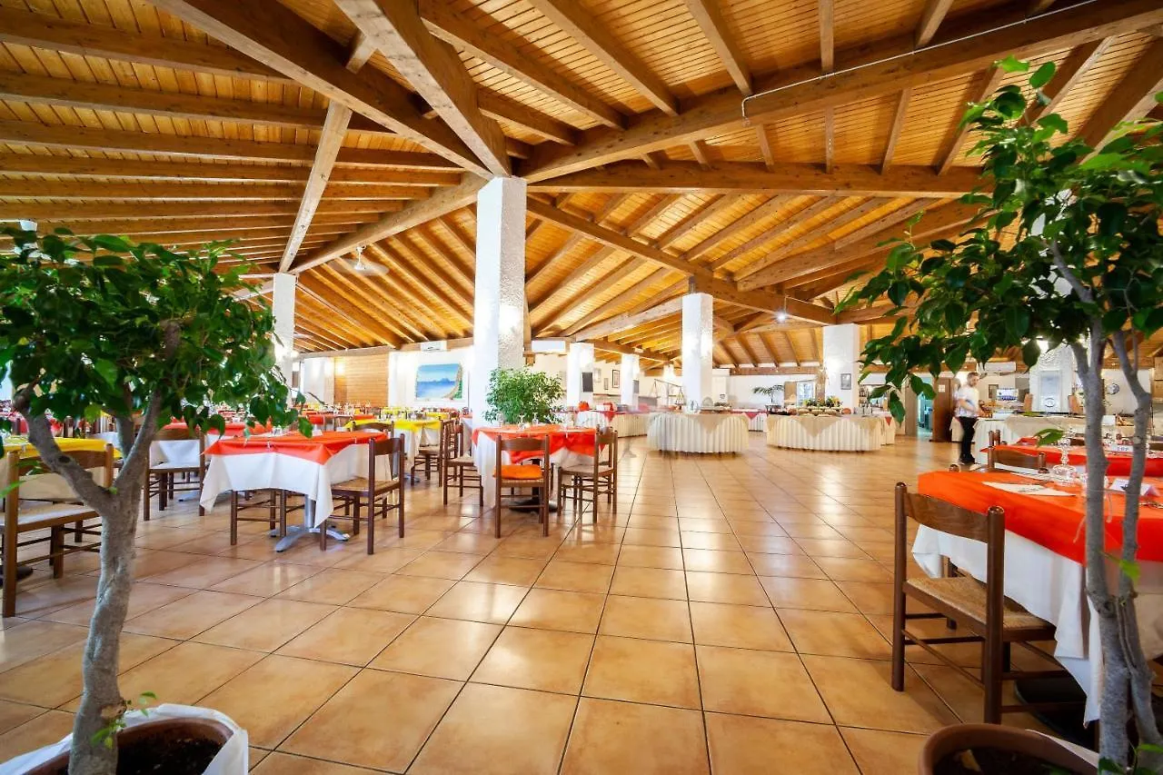 Th Gioiosa Mare - Capo Calava Village 焦约萨马雷阿 假日公园